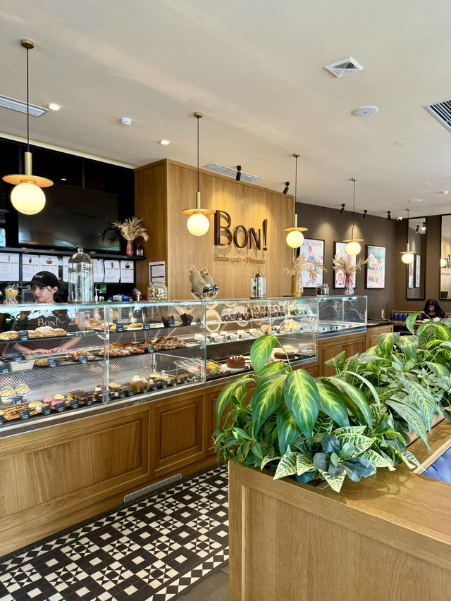 Spring Café Vibes in Bukhara – Bon!