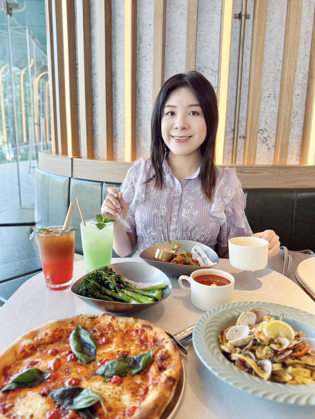 餐廳望住海旁，lunch set抵食