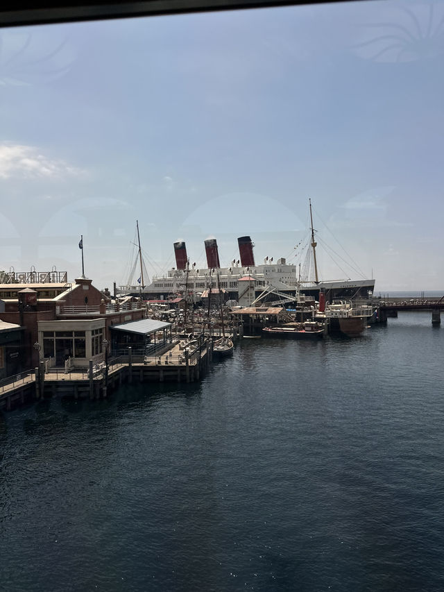The Adult-Friendly Disney? Oh Yes, It Exists! 🍸🏰