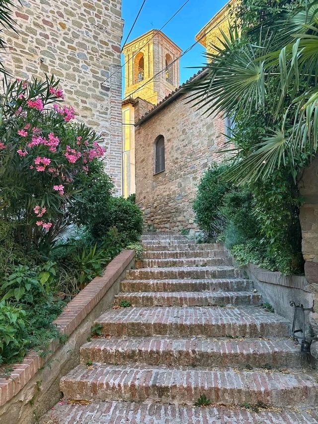  Echoes on the Hill – Bettona, Italy