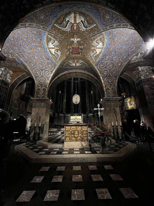 🏰✨ Aachener Dom – Germany’s First UNESCO World Heritage Site and the Heart of European History ✨⛪