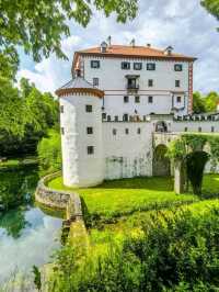 🏰✨“Timeless Elegance: My Enchanting Visit to Snežnik Castle”✨🌲