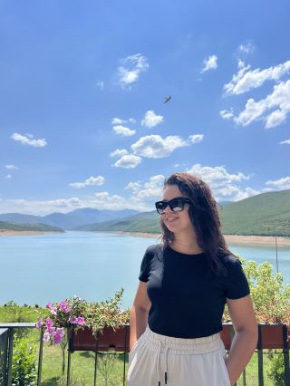 ランチとともに絶景を楽しむ。