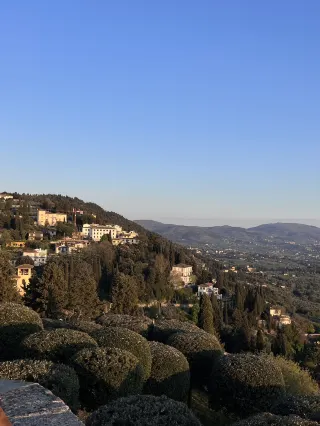 フィエゾレにて（フィレンツエ郊外） フィレンツェの丘の上「フィエーゾレ」へ、市バスに揺られて行っ