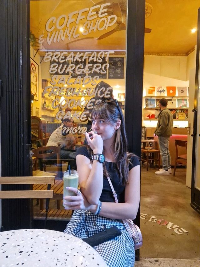 Get lost in the steets of old town Nice 🌐🧭