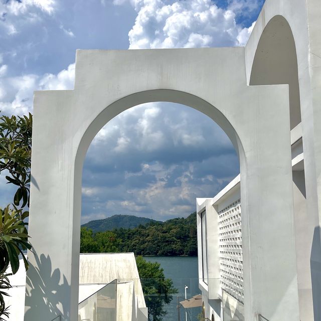 Is that Mykonos????