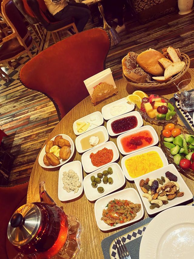 🍨🥮Dine in LUXURY!😍 Livant Coffee, Xinjiang