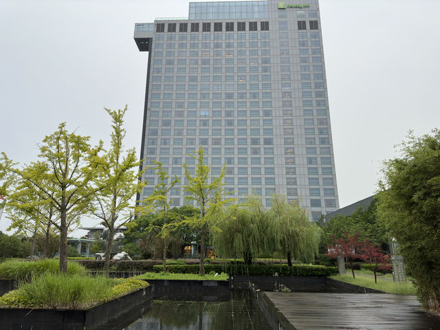 還記得這家懸臂游泳池酒店嘛！
