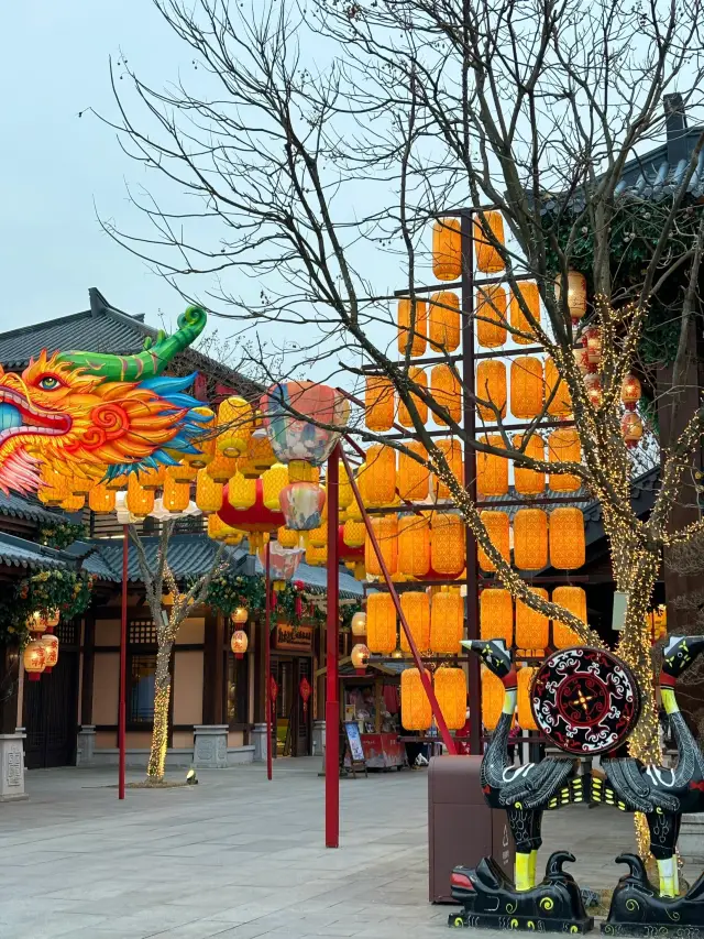 Fantawild in Jingzhou really has a New Year atmosphere