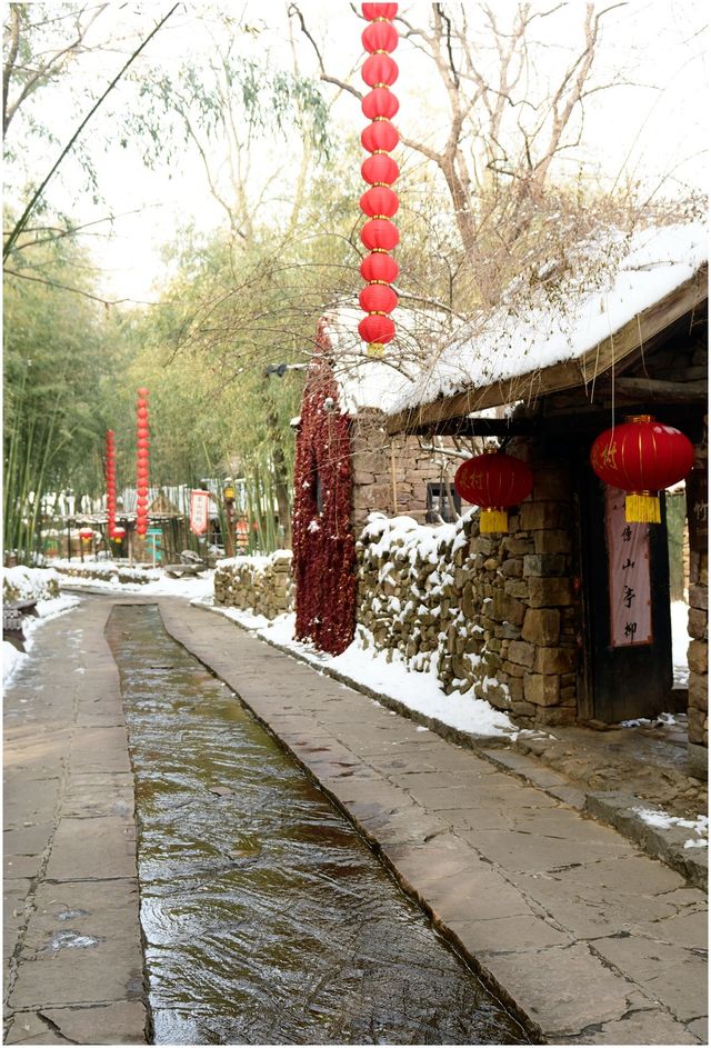 《雪後出遊竹泉村》