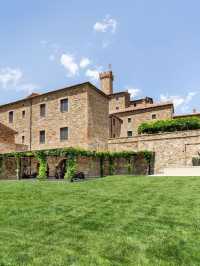 🏰✨ Tuscany Treasures: Stay in a 13th Century Castle! 🍇🛏️
