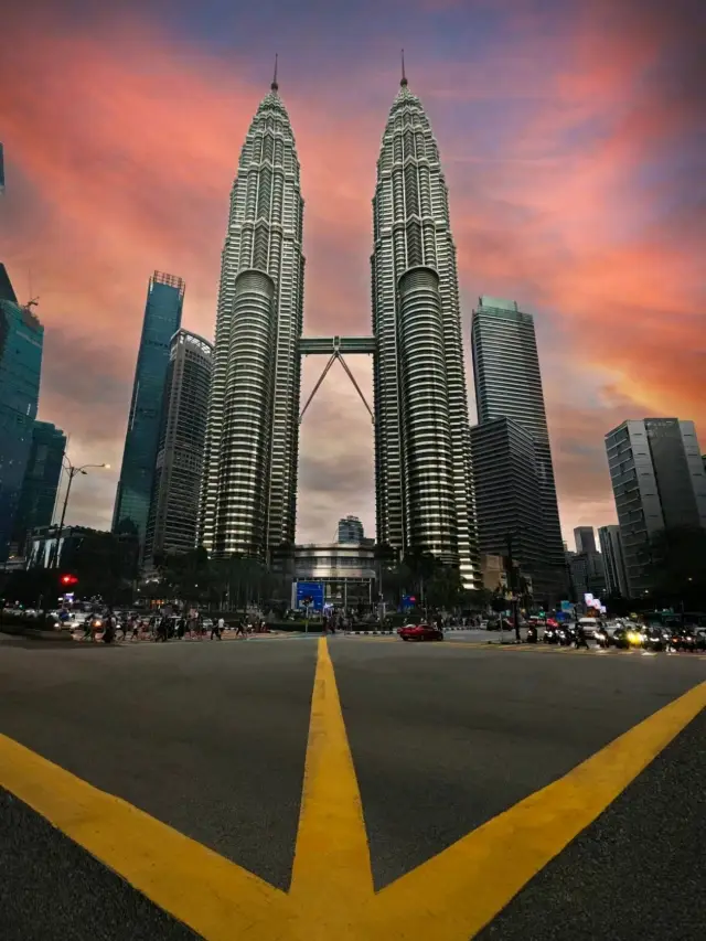 The Twin Towers of of KL Beauty🇲🇾❤️