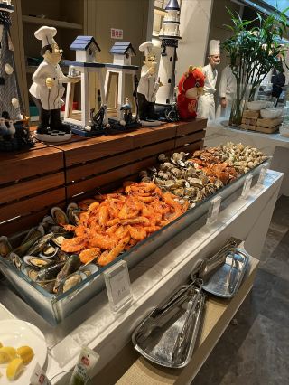 Encountered a celebrity at the Shantou hotel, another hidden gem of a hotel