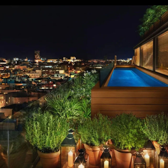 Experience Barcelona luxury  lifestyle in this hotel .