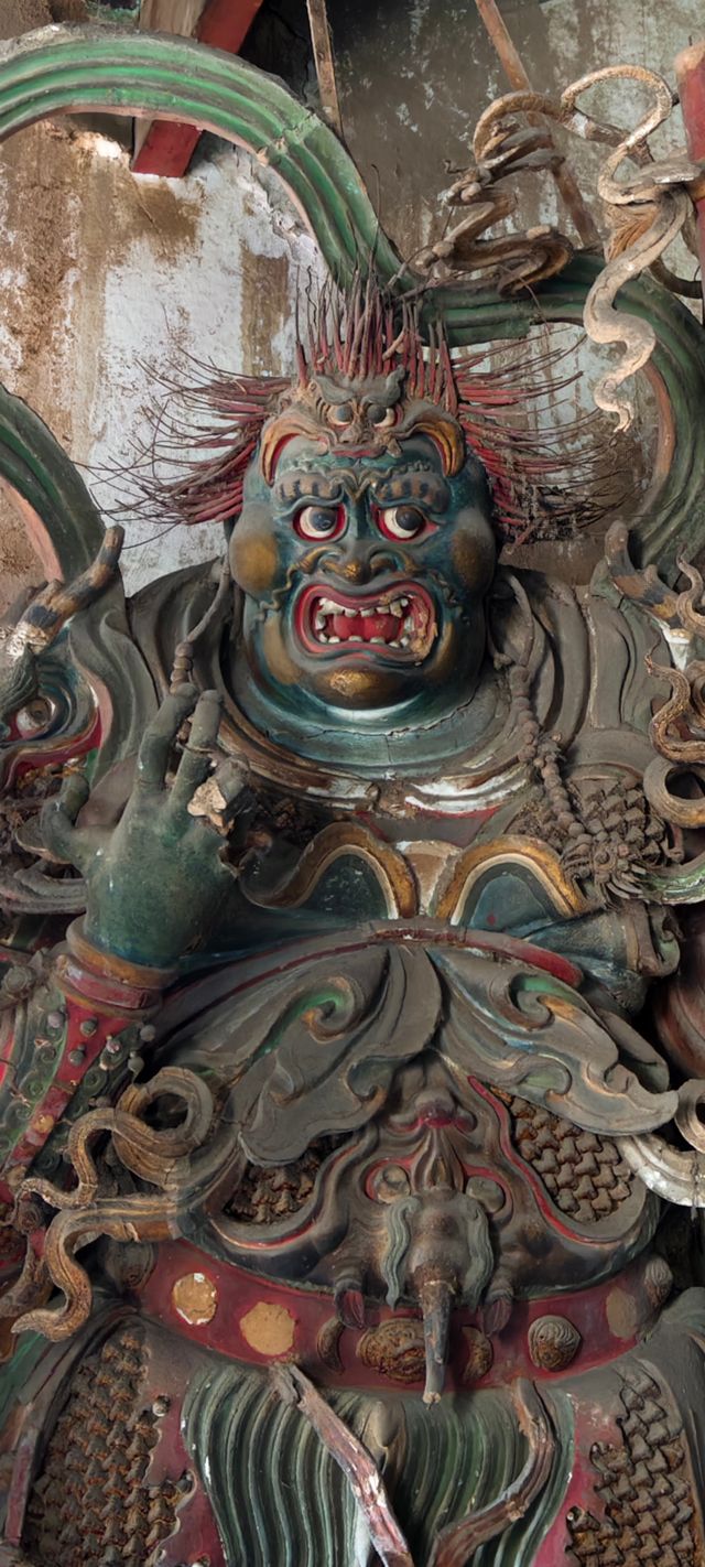 高平鐵佛寺。