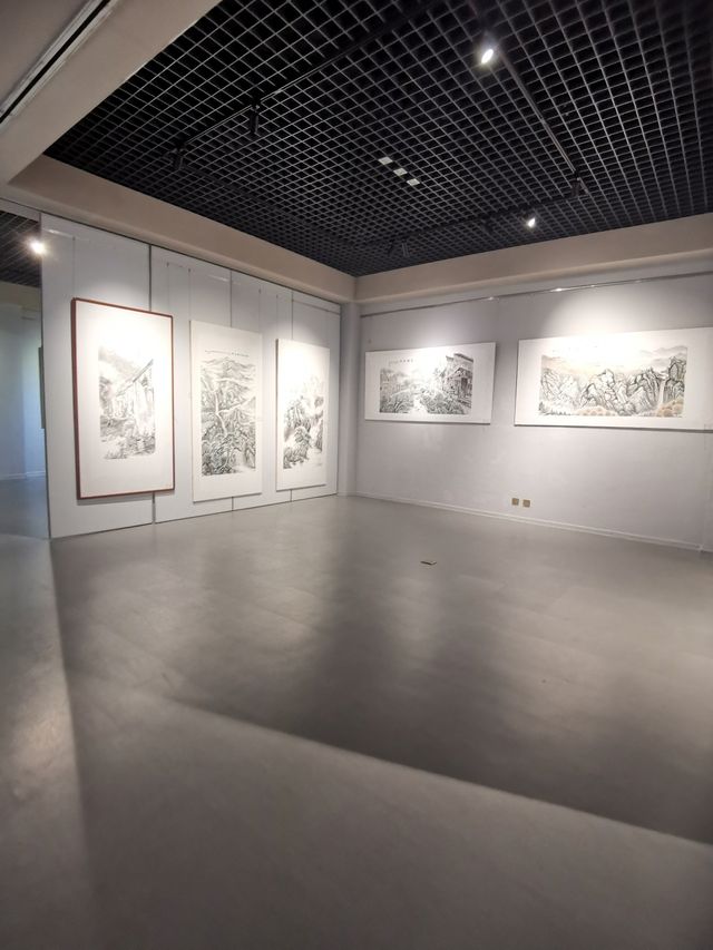 遼陽博物館。