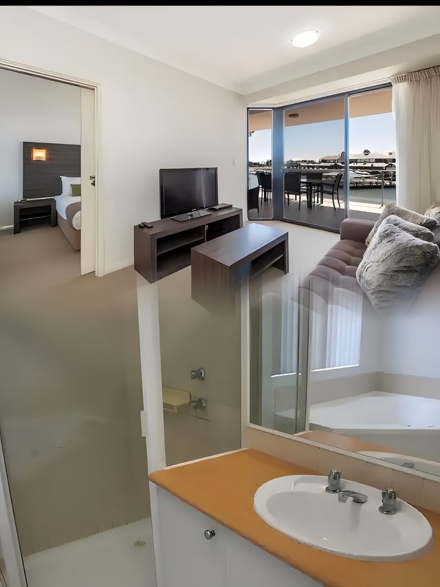 在曼哲拉，不得不體驗的曼哲拉海洋碼頭小屋酒店。