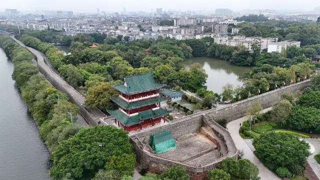 Sân thượng Bát Kính ở Cám Châu, tỉnh Giang Tây.