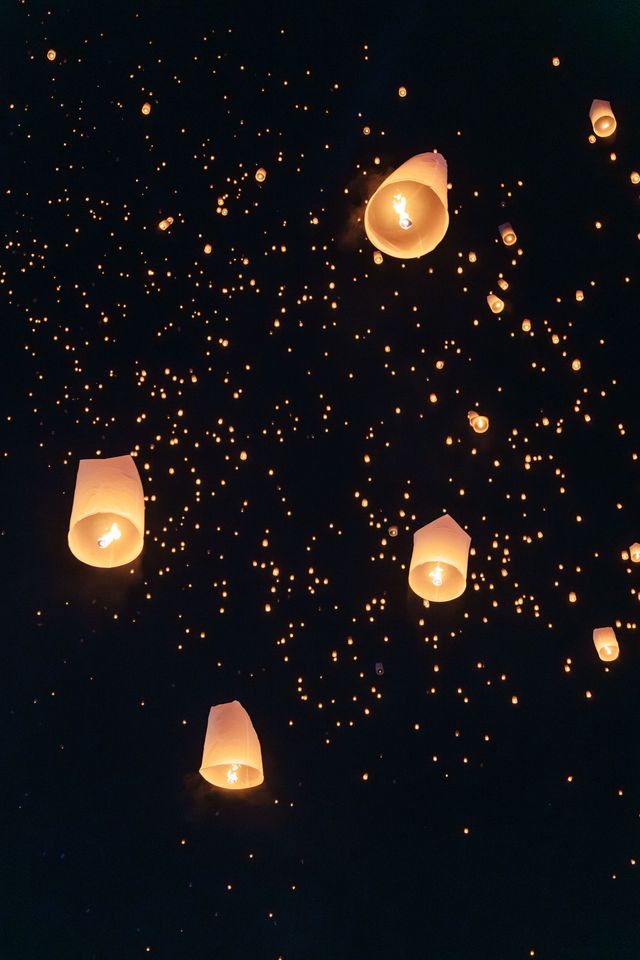 如果錯過了今年的天燈節，明年請一定要來。