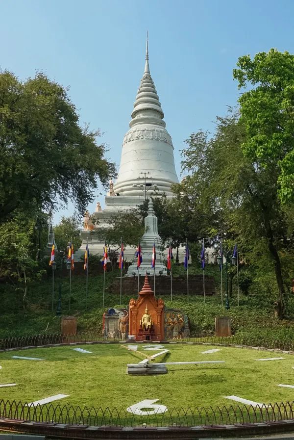Angkor Wat and Phnom Penh: Unforgettable Khmer Memories