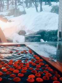 日本青森「界津輕」在雪中泡蘋果溫泉🫧