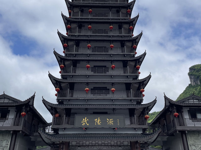 探秘張家界百龍天梯，震撼人心的垂直奇旅