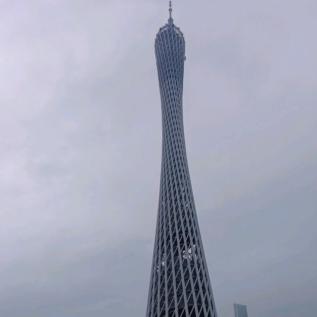 🌧️陰天打卡廣州塔，淚灑雲端後的懇切勸告！晴天來才是王炸！