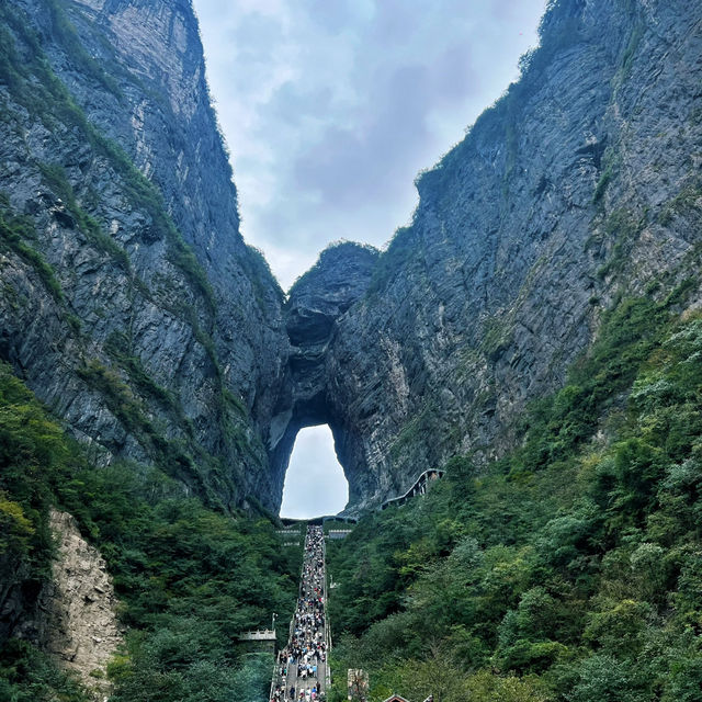 “ Heaven’s Gate” at Tianmen Mountain