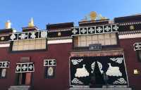 珠峰腳下的絨布寺：世界之巔的寧靜之地。