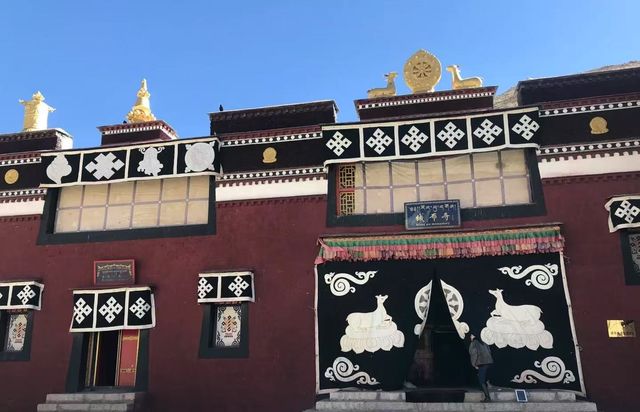 珠峰腳下的絨布寺：世界之巔的寧靜之地。