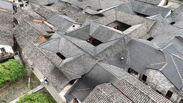 湖南岳陽張古英村當大門