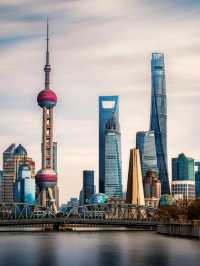Show foreigners around Shanghai