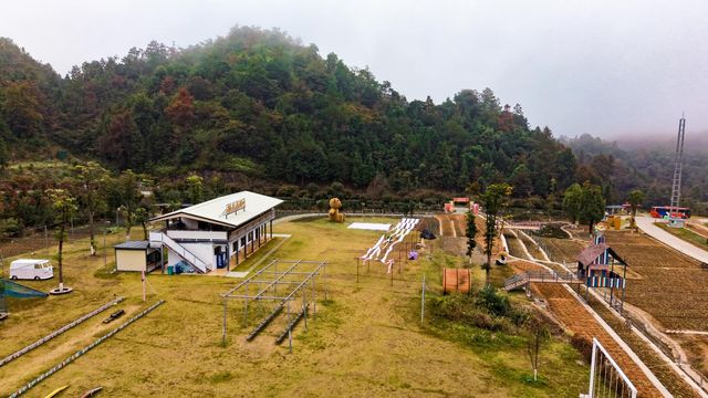 雲端之上的秋日童話秘境 雲端之上的秋日童話秘境