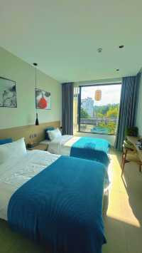 婺源神仙民宿！月亮灣對面的治癒小天地   來婺源住對地方太加分✨ 凡塵民宿的地理位置絕了，對面就是月