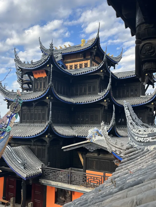 靈鷹寺：愛馬仕橙香味的寺廟，西昌最佳打卡點