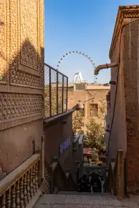 闖進了一千零一夜的夢境裡