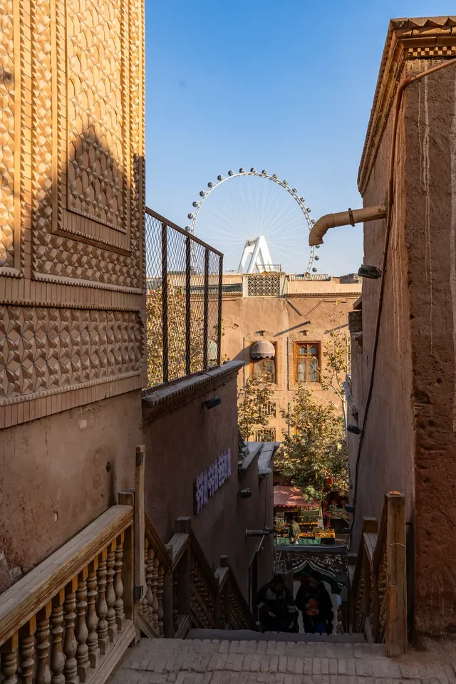 闖進了一千零一夜的夢境裡