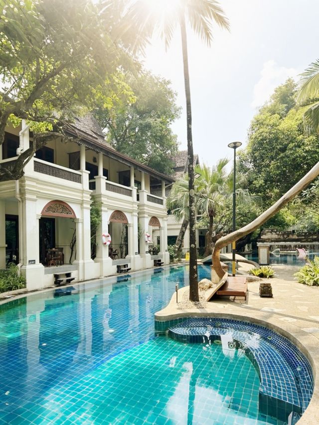 住進隱藏版清邁秘密花園！泡森林溫泉太治癒了