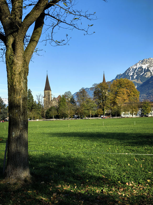 因特拉肯,愛在深秋 因特拉肯,愛在深秋