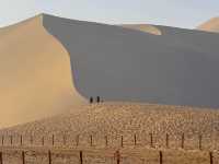 敦煌月牙泉|鳴沙山環抱的沙漠新月