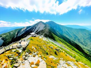 친링산맥 종합 가이드: 무더위를 피해 아름다운 풍경을 감상하고, 국보급 명소까지 만나보세요!