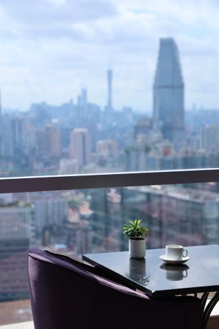 Остановитесь в отеле на вершине облака во время весенней торговой выставки 2026 года! Полное руководство по питанию, размещению и транспорту.