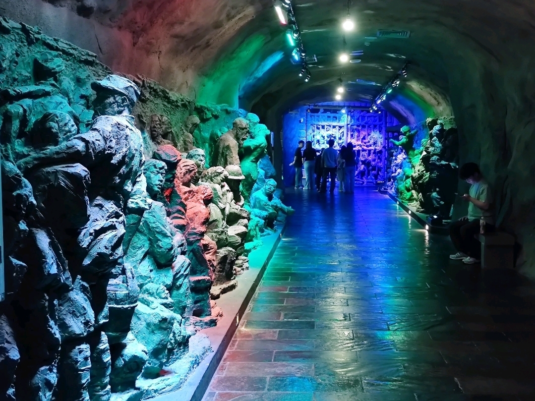 重慶の「三峡博物館」。 | Trip.com 重慶
