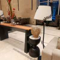 Lobby Lounging: Acacia Cafe