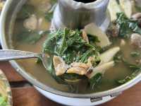 ร้านอร่อย บรรยากาศเหมือนทานในป่า ร่มรื่นมาก