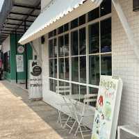 คาเฟ่แมวพิษณุโลก