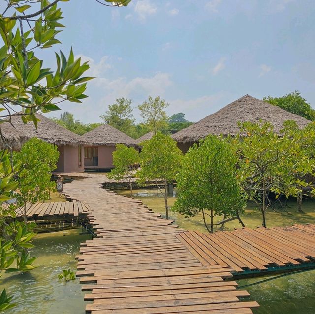 ร้อนๆแบบนี้ ชวนหนีฝุ่น PM ไปติดเกาะที่ TheBlueSkyResort เกาะพยาม ~ ระนอง