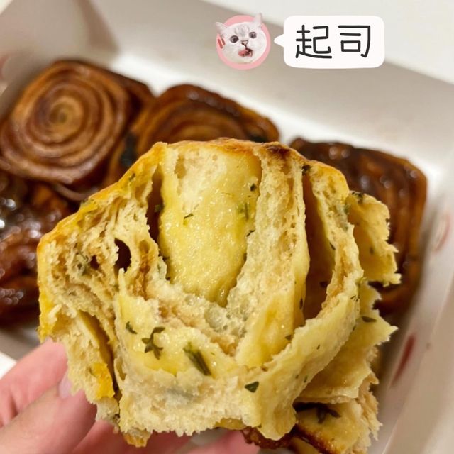 【高雄】Sherri’s Baked Good｜超道地美式肉桂捲😋 外國老闆親手製作👨🏼‍🍳