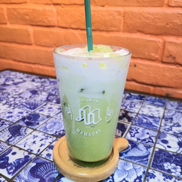 20-05-2023  好有夢幻色彩咖啡店