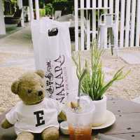 Spring 22 Cafe คาเฟ่สุดชิคใกล้ตลาดน้ำดำเนินสะดวก 